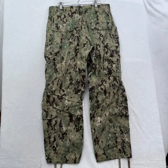 US Navy Type III Cargo Pants Mens M 34x30 Green NWU AOR2 Digital Camo Ripstop